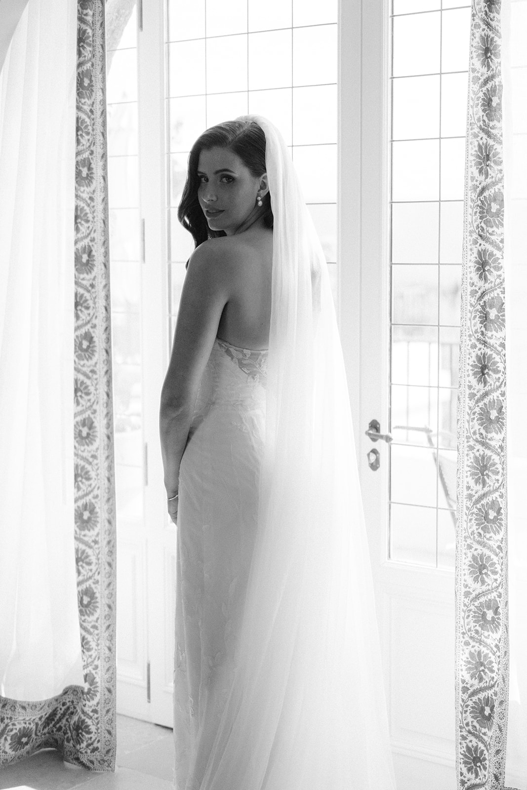 Bride portrait in France Chateau